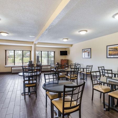 Quality Inn & Suites Lawrence - University Area Eksteriør billede