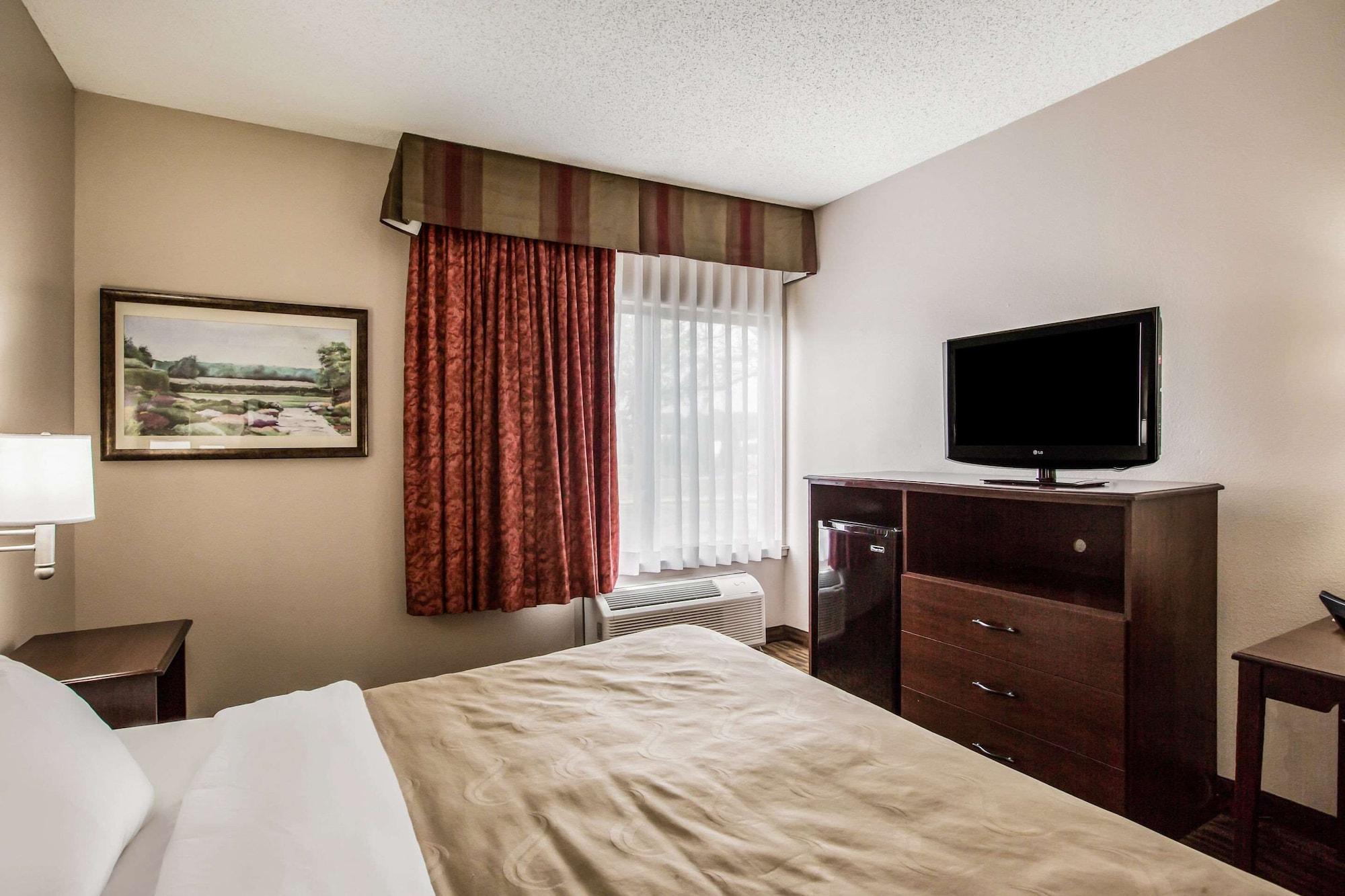 Quality Inn & Suites Lawrence - University Area Eksteriør billede