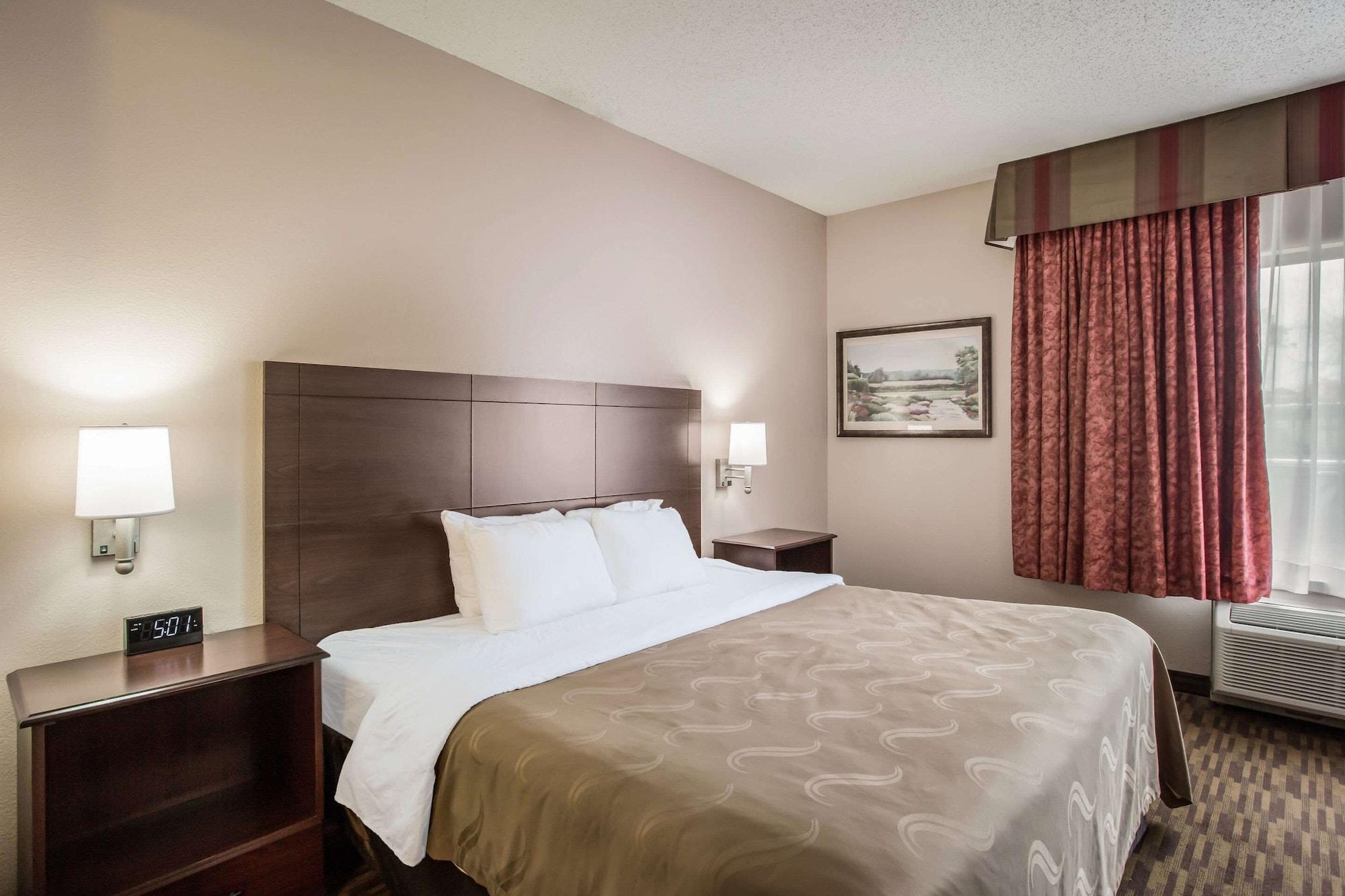 Quality Inn & Suites Lawrence - University Area Eksteriør billede