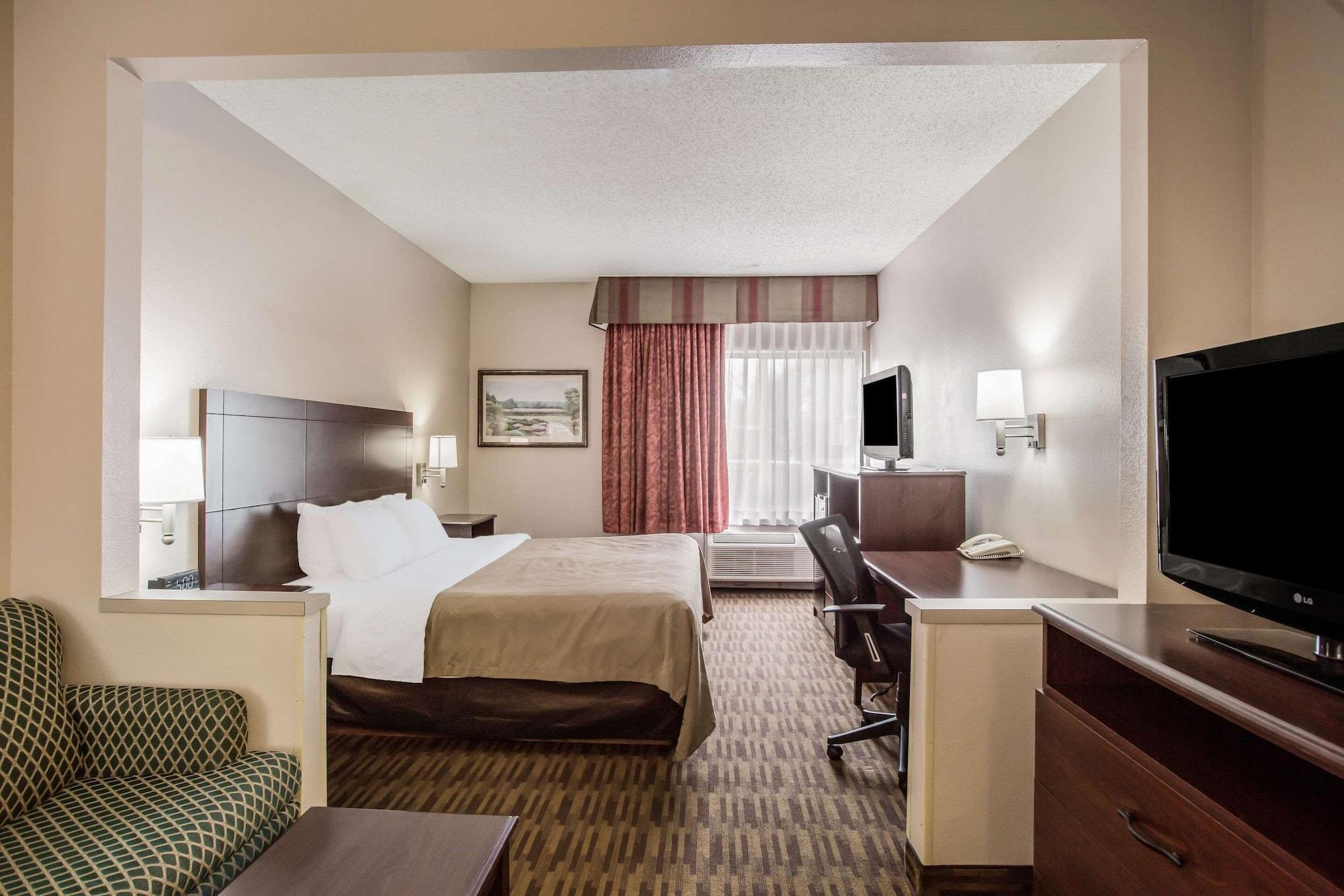 Quality Inn & Suites Lawrence - University Area Eksteriør billede