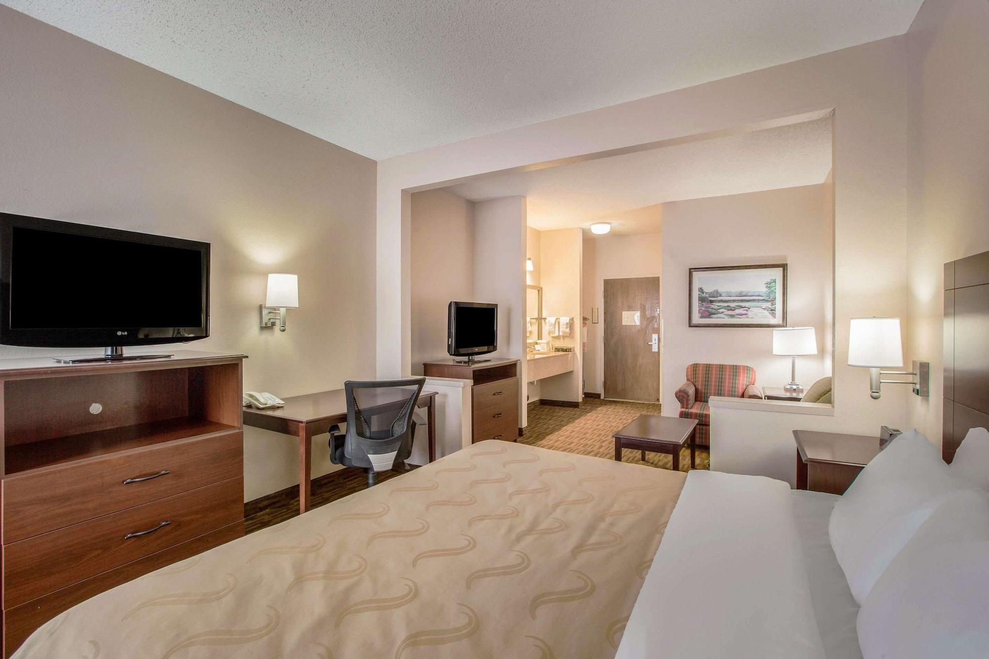 Quality Inn & Suites Lawrence - University Area Eksteriør billede