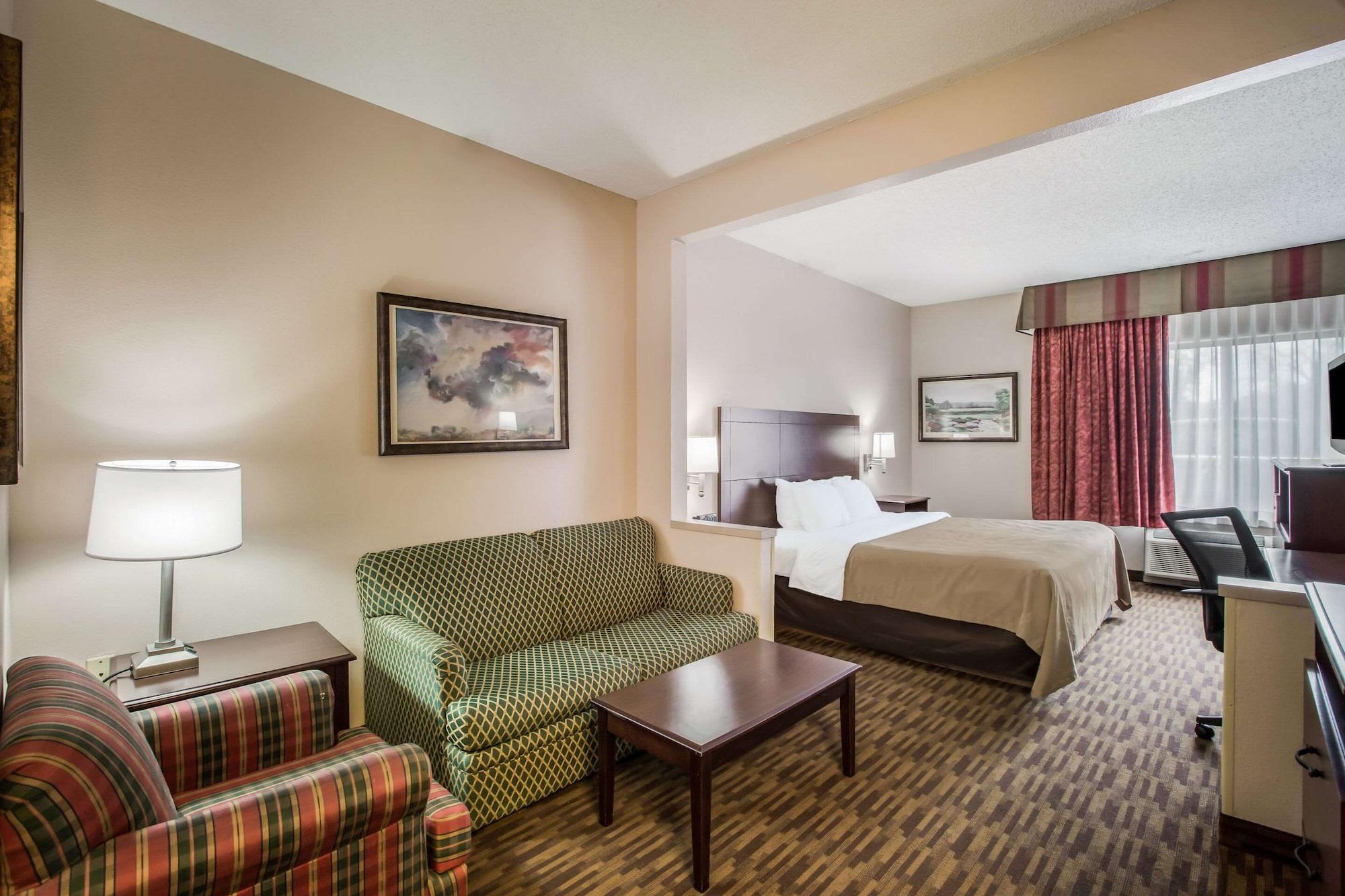 Quality Inn & Suites Lawrence - University Area Eksteriør billede