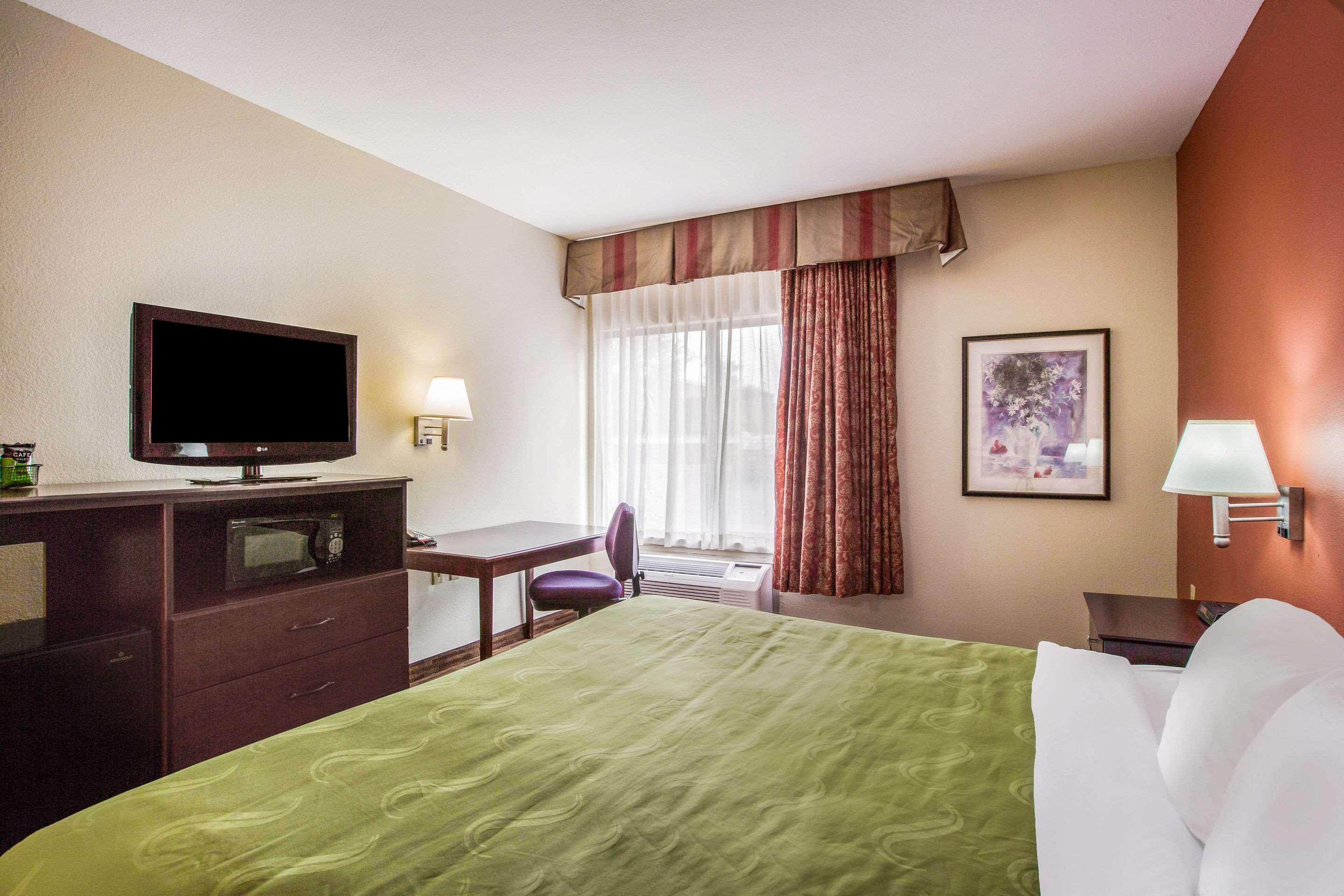 Quality Inn & Suites Lawrence - University Area Eksteriør billede