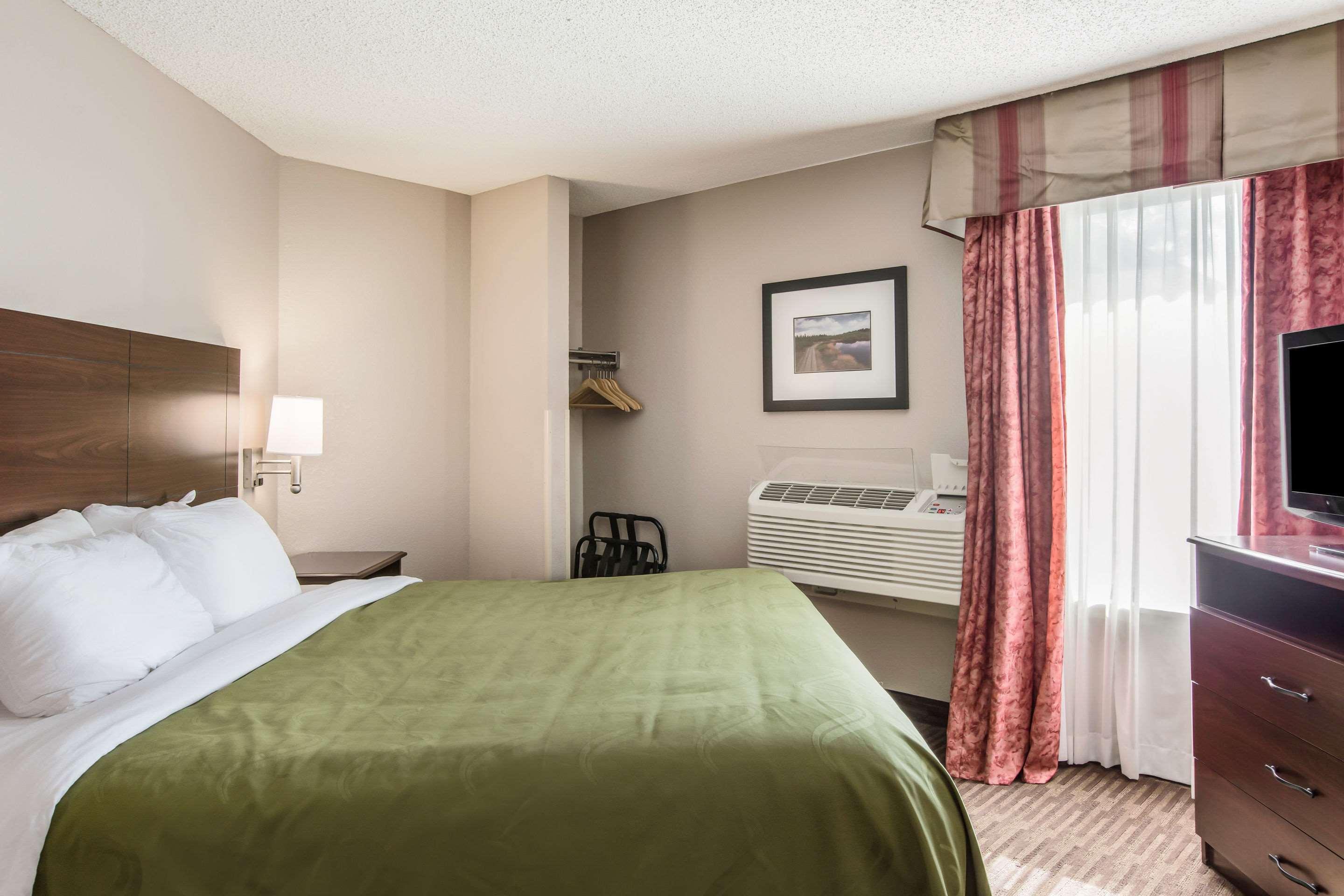Quality Inn & Suites Lawrence - University Area Eksteriør billede
