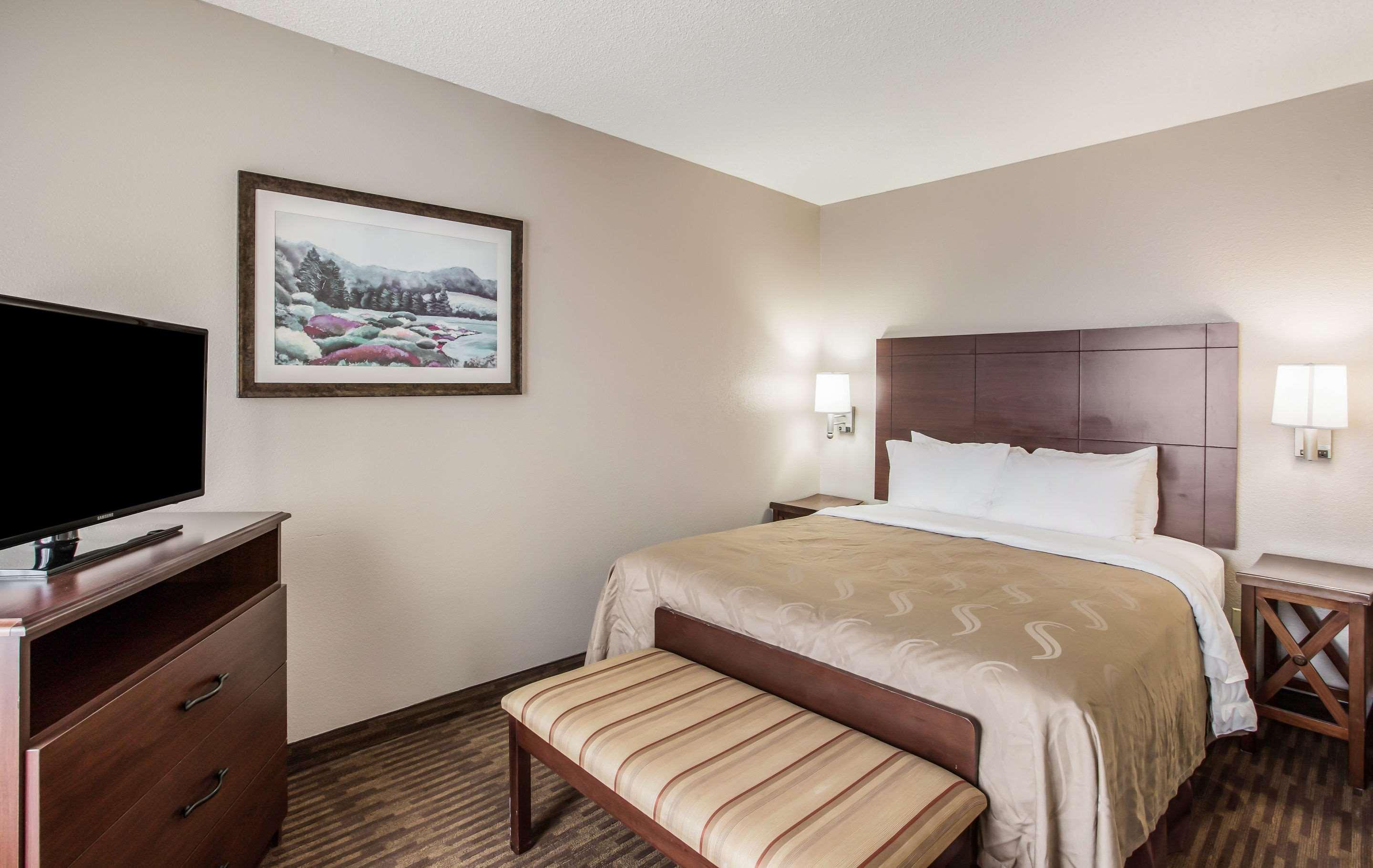Quality Inn & Suites Lawrence - University Area Eksteriør billede