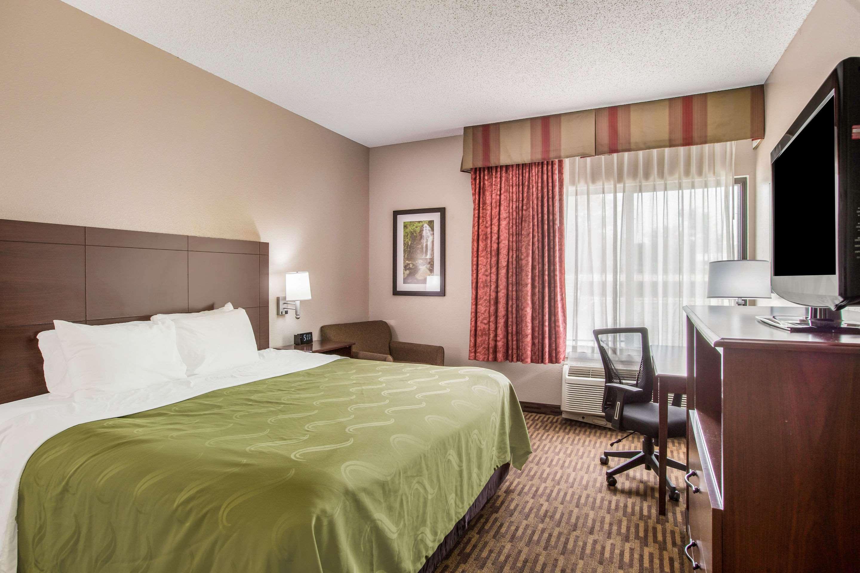 Quality Inn & Suites Lawrence - University Area Eksteriør billede