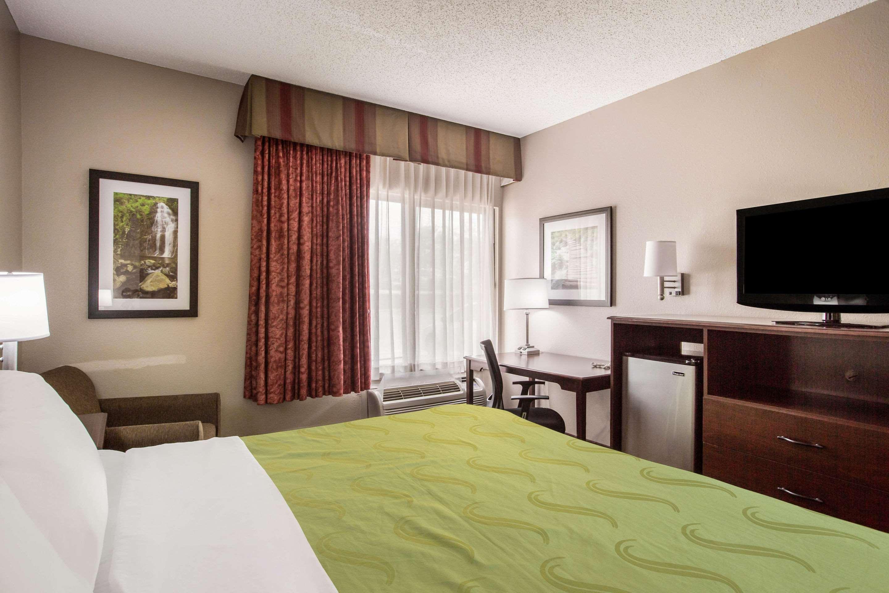 Quality Inn & Suites Lawrence - University Area Eksteriør billede