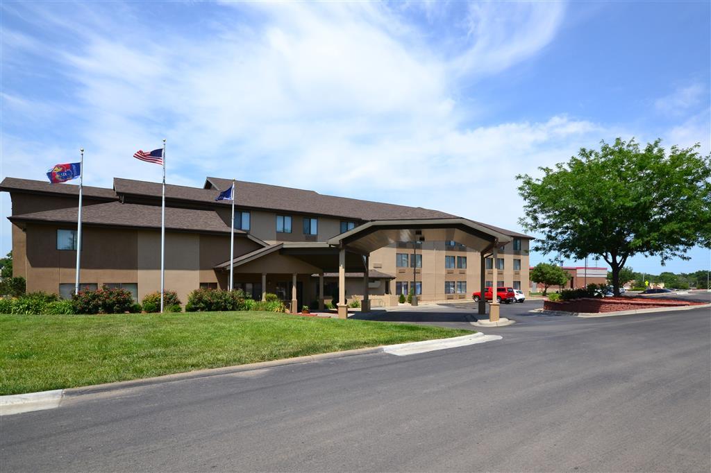 Quality Inn & Suites Lawrence - University Area Eksteriør billede
