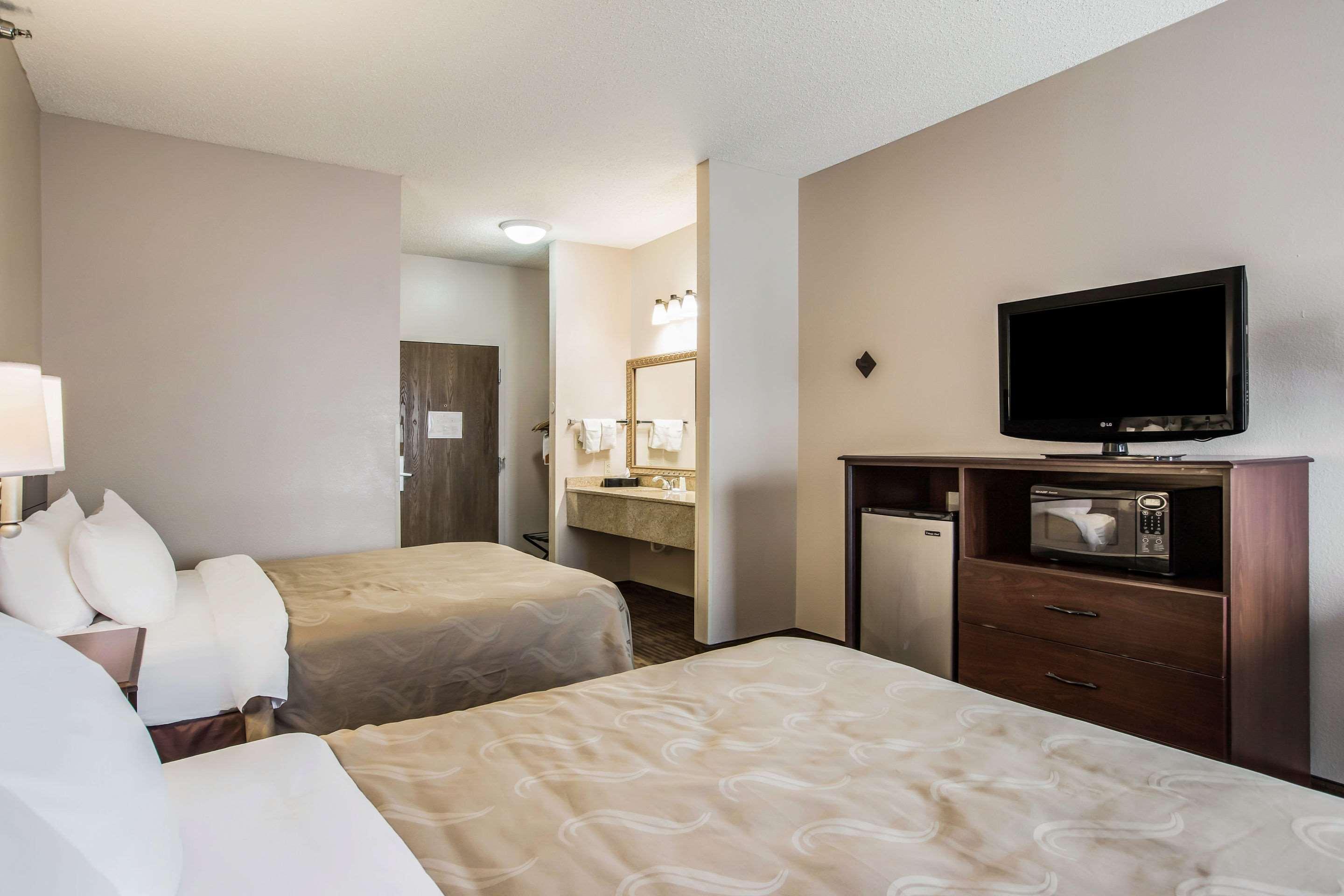 Quality Inn & Suites Lawrence - University Area Eksteriør billede