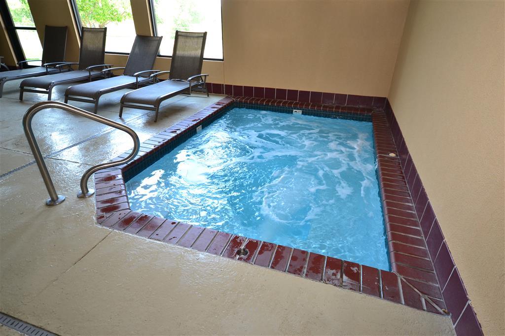Quality Inn & Suites Lawrence - University Area Eksteriør billede