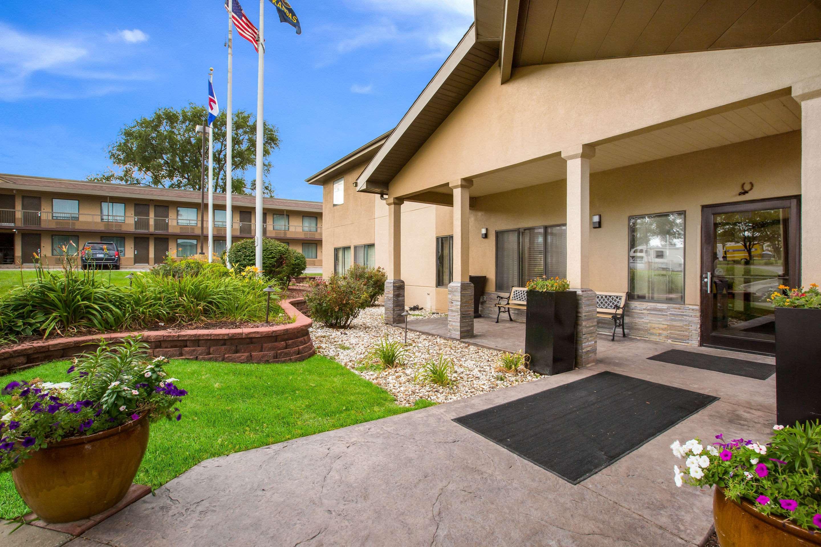 Quality Inn & Suites Lawrence - University Area Eksteriør billede