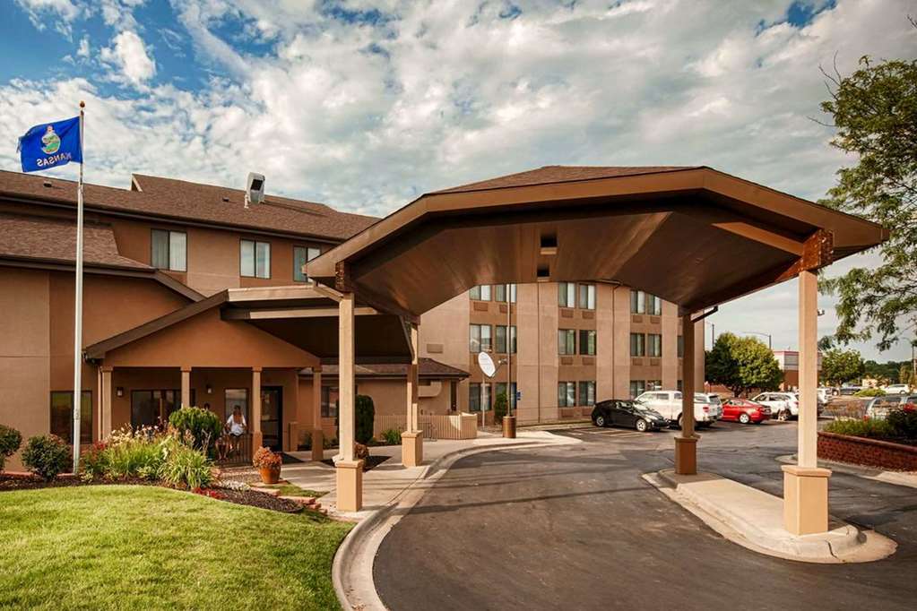 Quality Inn & Suites Lawrence - University Area Eksteriør billede