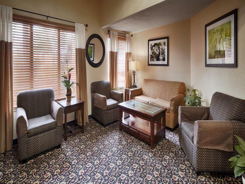 Quality Inn & Suites Lawrence - University Area Eksteriør billede