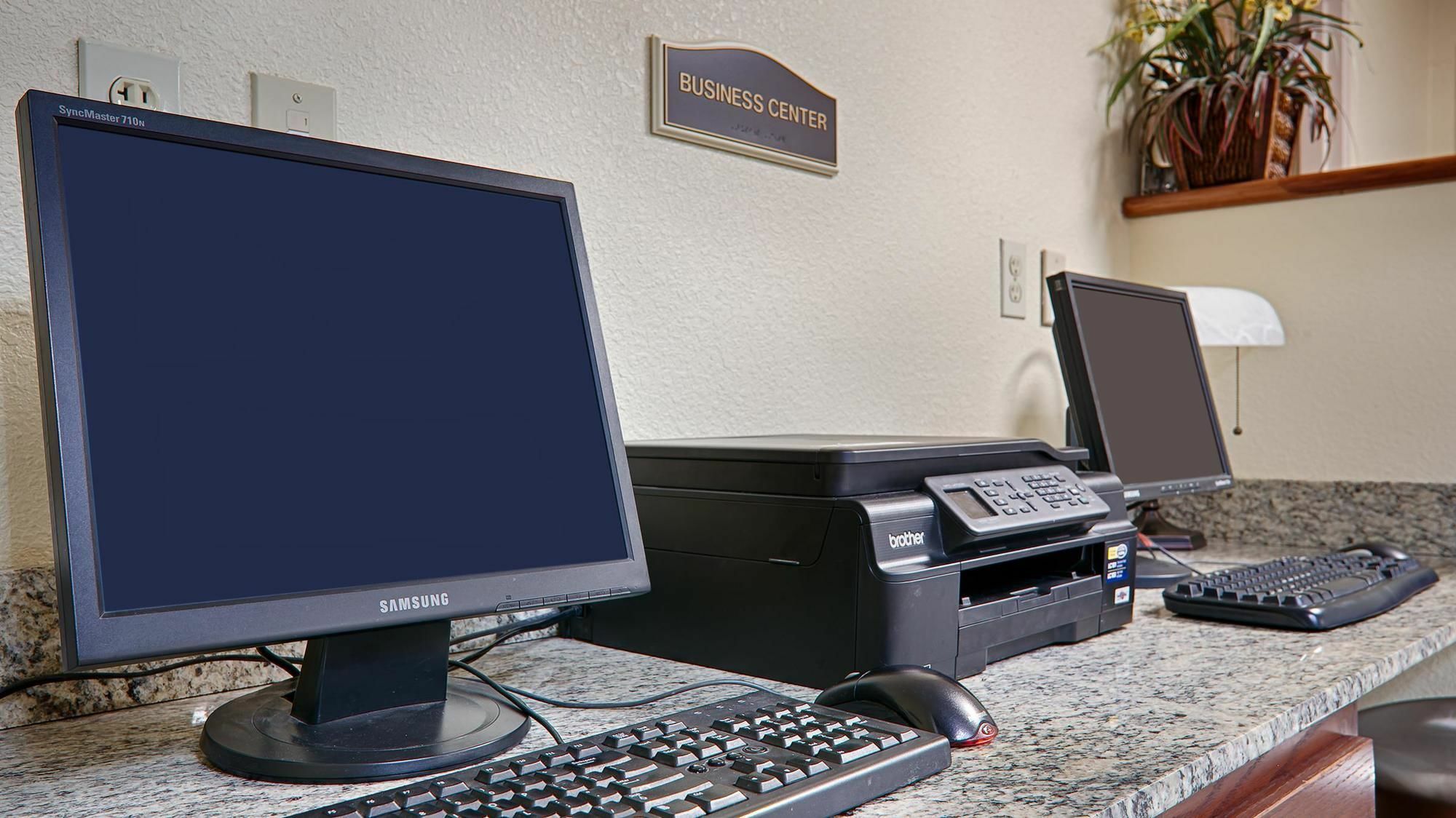 Quality Inn & Suites Lawrence - University Area Eksteriør billede